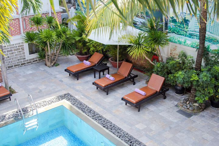 Pool 60 of 84