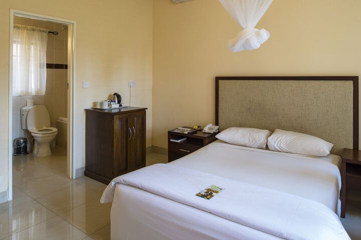 Room 16 of 34