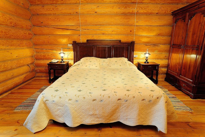 Room 3 of 191