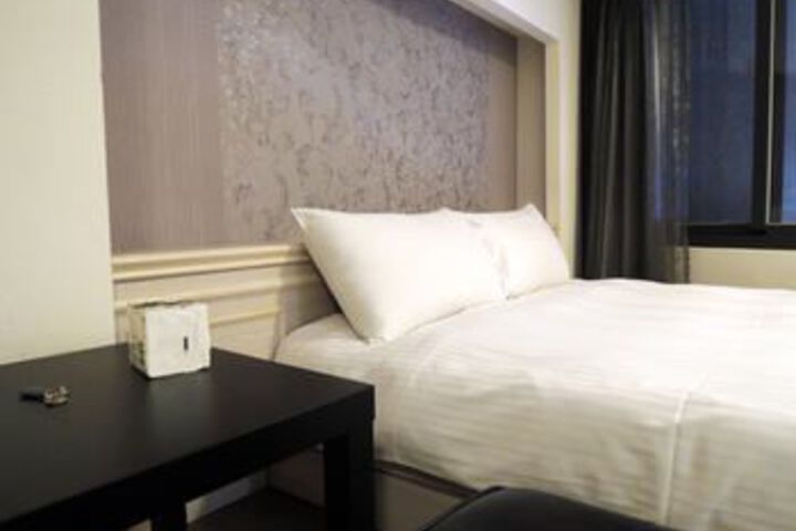 Room 22 of 37