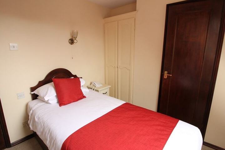 Room 73 of 140