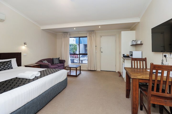 Room 15 of 49