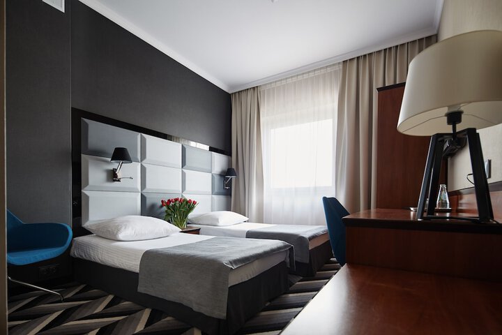 Room 32 of 74