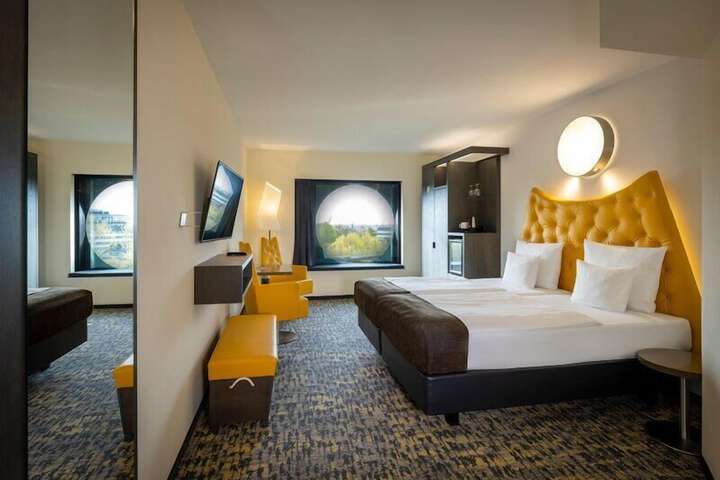 Room 27 of 52