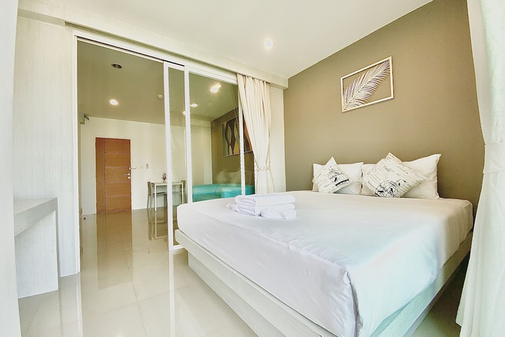 Room 10 of 43