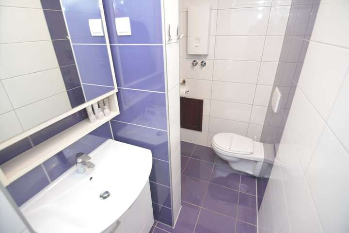 Room 42 of 55
