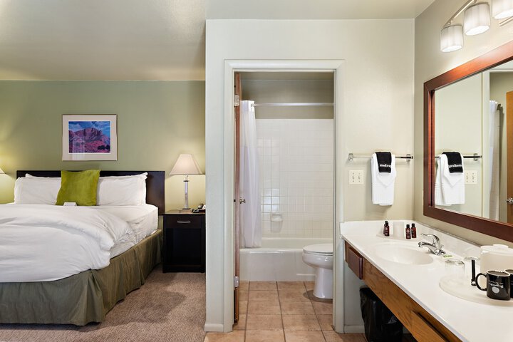 Room 48 of 165