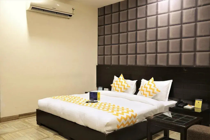 Room 8 of 15