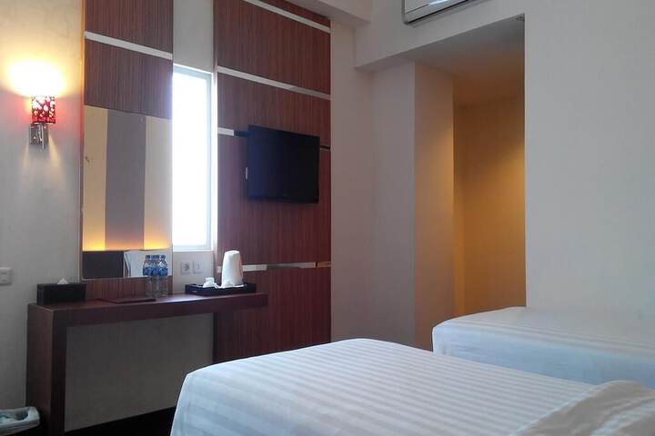 Room 16 of 32