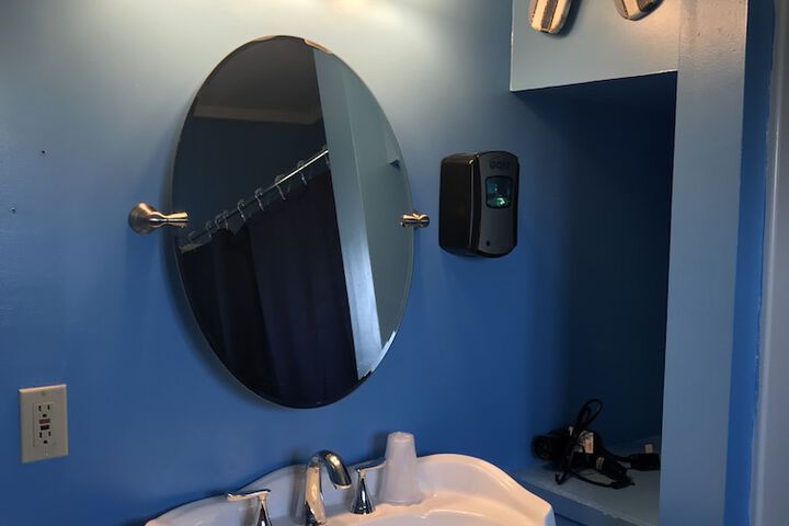 Room 72 of 104
