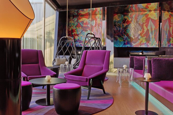 Lounge 179 of 246