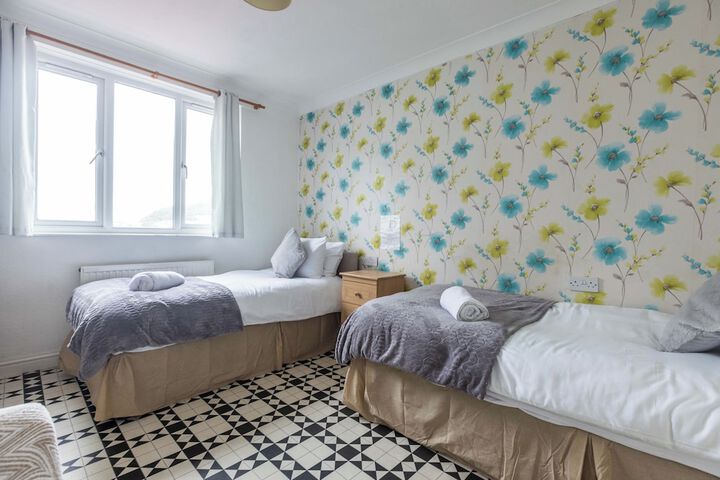 Room 4 of 15