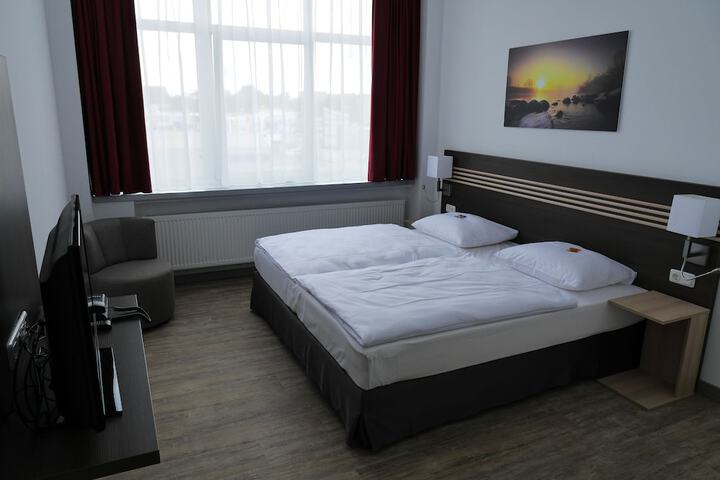 Room 5 of 43
