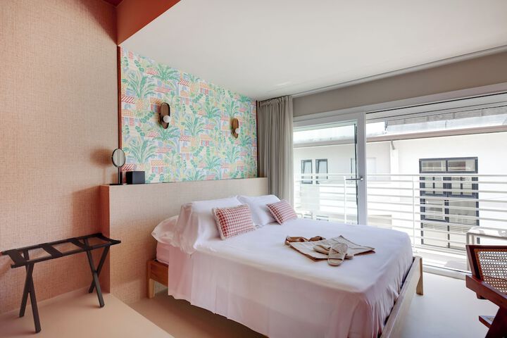 Room 34 of 80