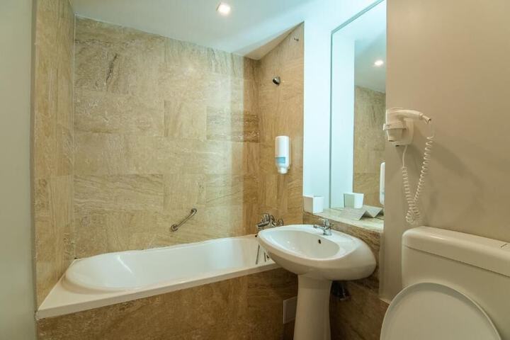 Room 10 of 26