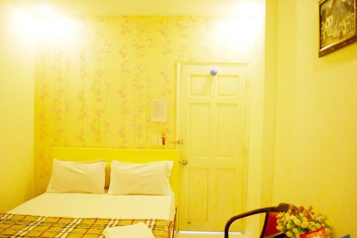 Room 2 of 32