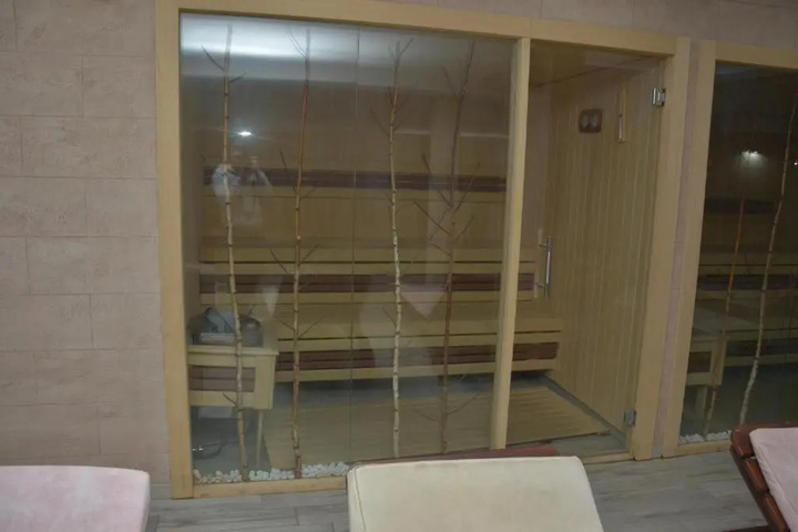 Room 8 of 14