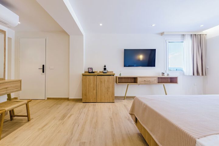 Room 12 of 101
