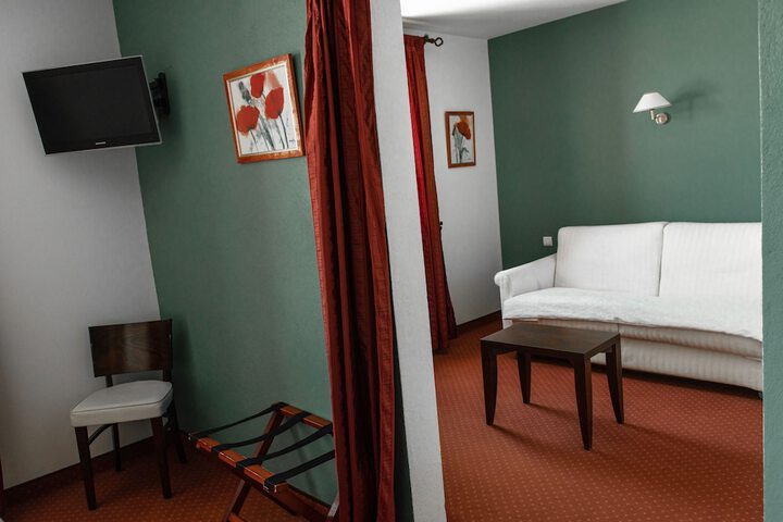 Room 16 of 47
