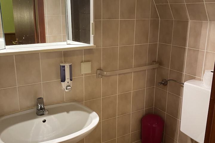 Room 26 of 28