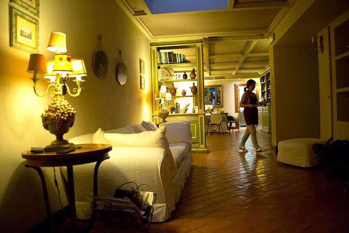 Hotel 3 of 75