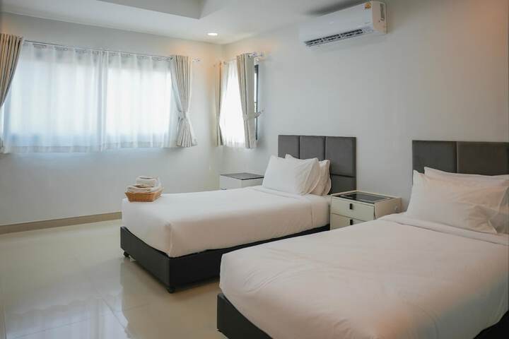 Room 10 of 50
