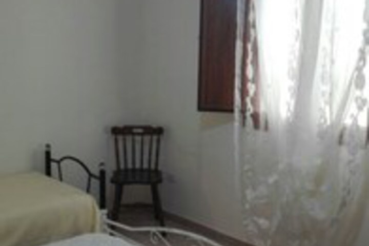 Room 64 of 92