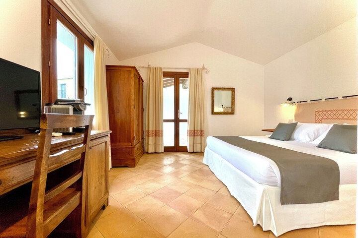 Room 2 of 101