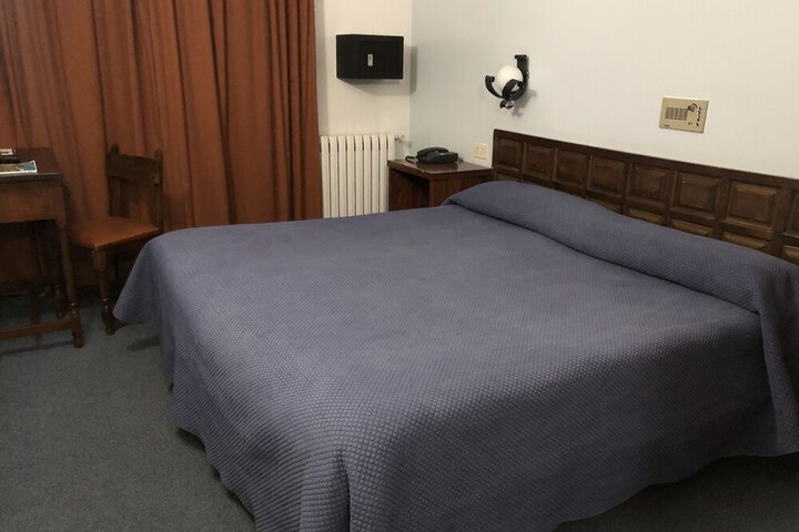 Room 14 of 35