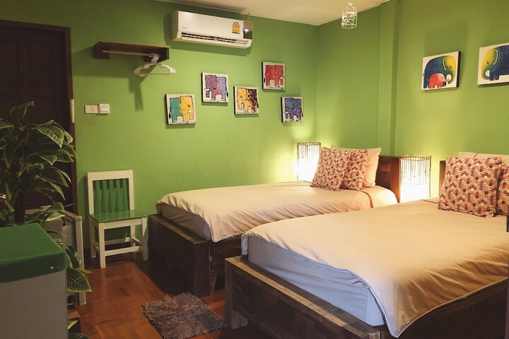 Room 11 of 20