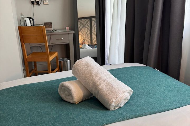 Room 15 of 83