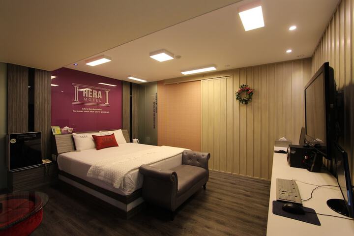 Room 5 of 56