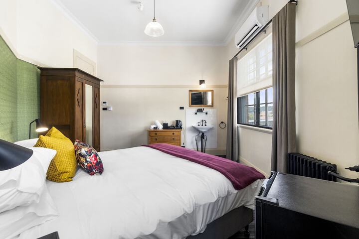 Room 15 of 61