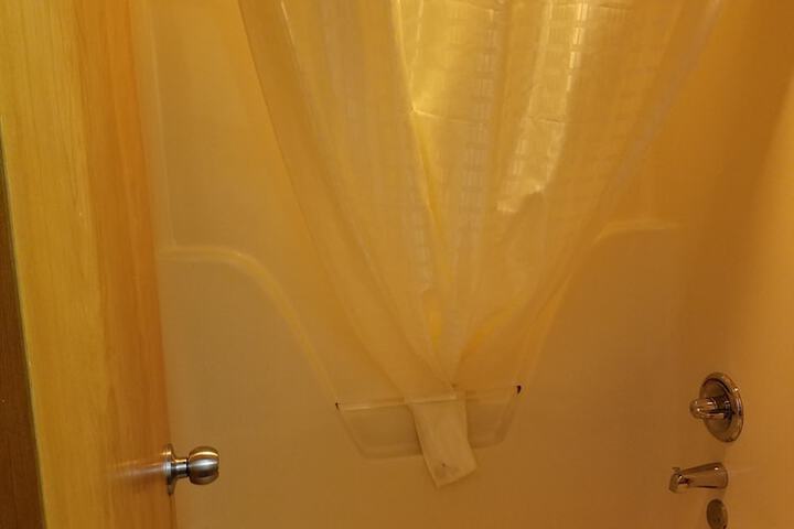 1 King Bed (2 of 9)