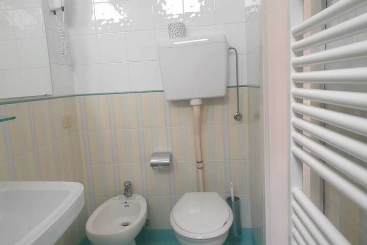 Room 42 of 63