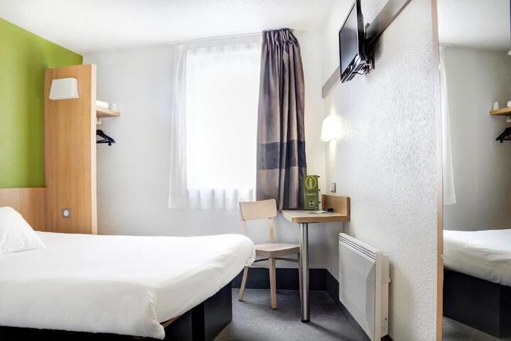 Room 14 of 49