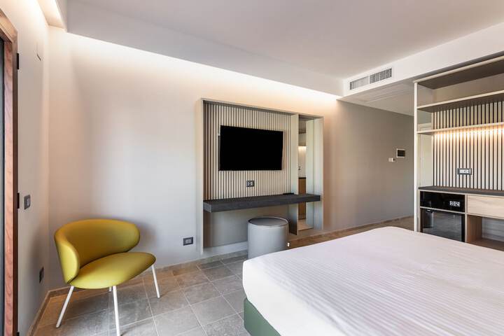 Room 8 of 27