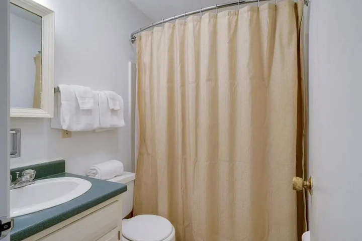 Room 7 of 14