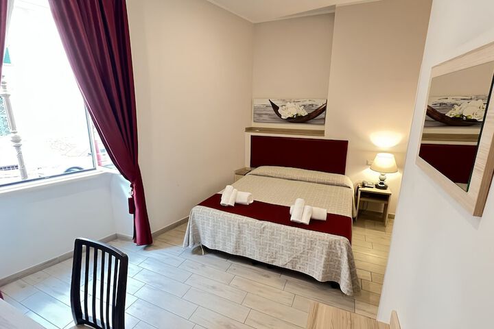 Room 4 of 42