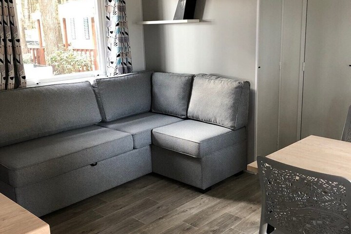 Room 6 of 13