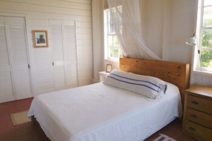 Room 27 of 38
