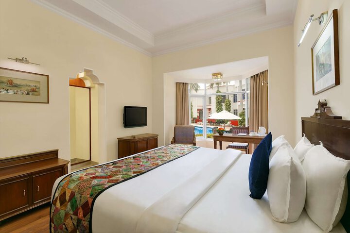 Room 8 of 30