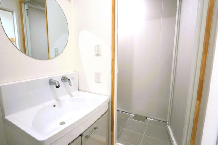 Room 12 of 26