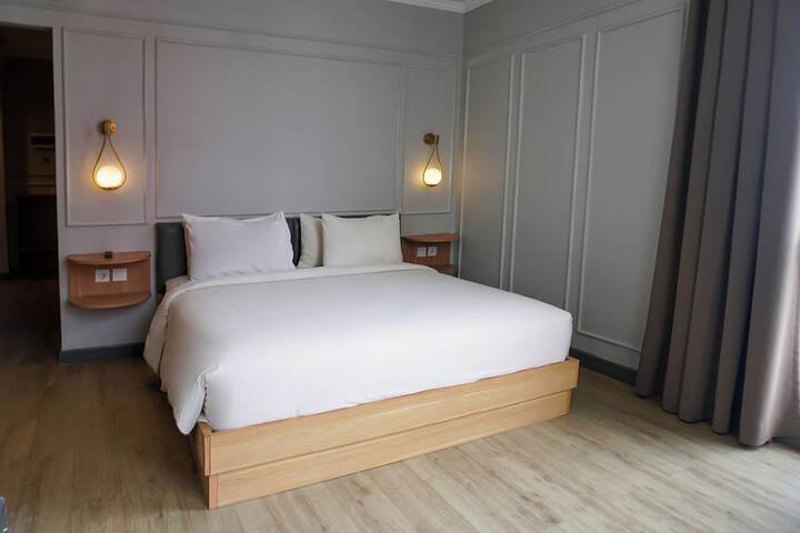 Room 13 of 40