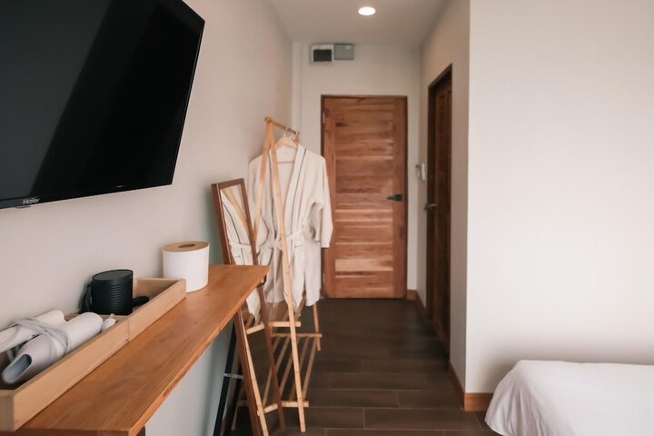 Room 11 of 40