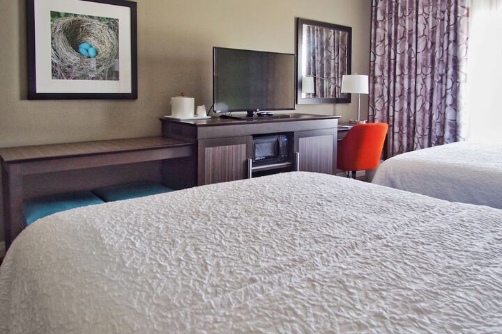 2 Queen Beds Hearing Accessible (4 of 4)