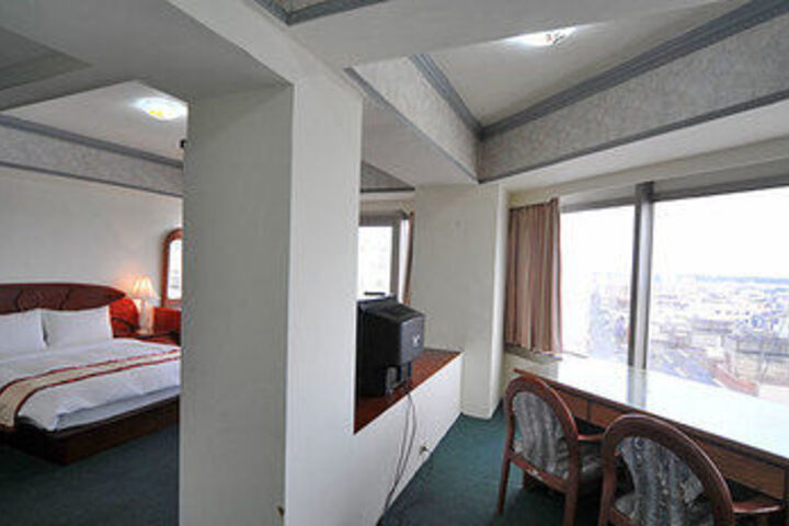 Room 15 of 20