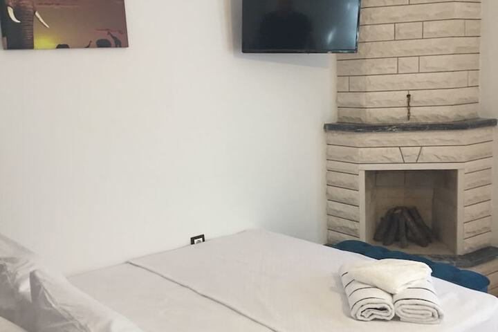 Room 15 of 32