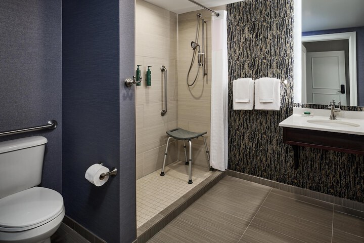 Room 135 of 173