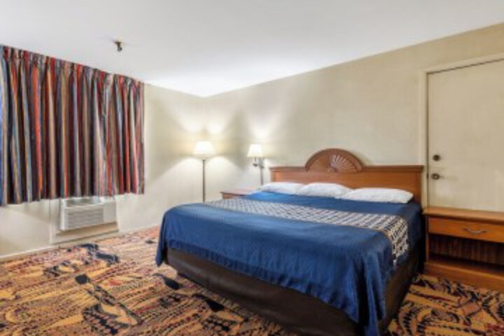 Room 4 of 14